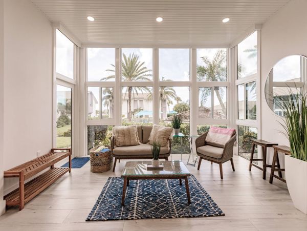 Siesta Key 3 Bedroom Gulf Side Condo with Lush Garden View, Steps to Beach
