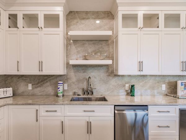 Siesta Key 3 Bedroom Gulf Side Condo with Lush Garden View, Steps to Beach