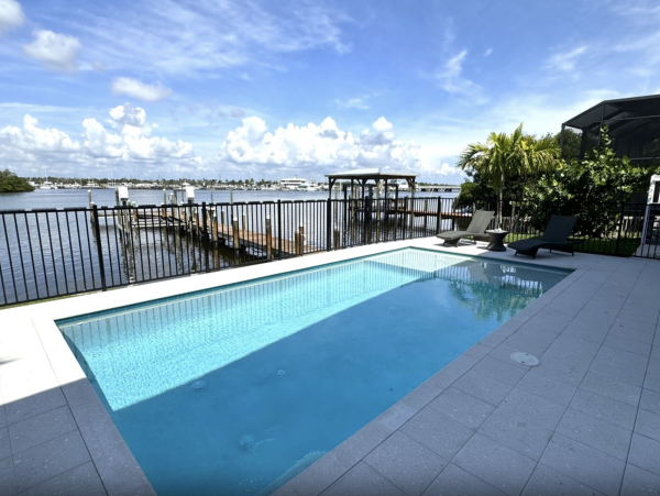 Walk to beach Fort Myers World Class Waterfront Rental- Pool