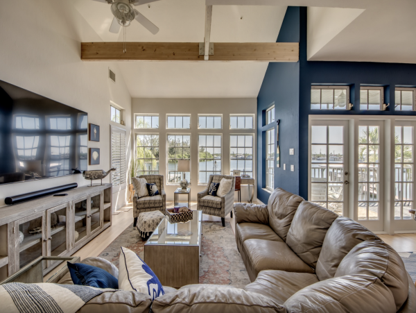 Walk to beach Fort Myers World Class Waterfront Rental- Pool