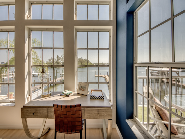 Walk to beach Fort Myers World Class Waterfront Rental- Pool