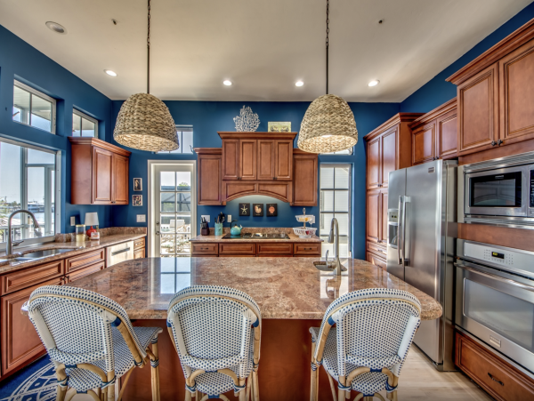 Walk to beach Fort Myers World Class Waterfront Rental- Pool