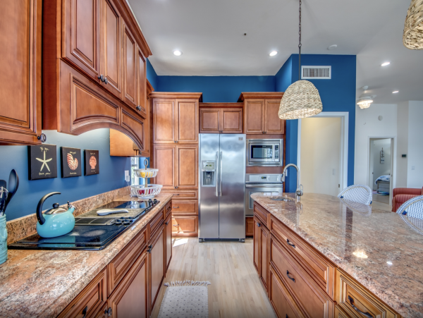 Walk to beach Fort Myers World Class Waterfront Rental- Pool
