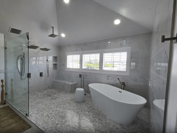 Walk to beach Fort Myers World Class Waterfront Rental- Pool