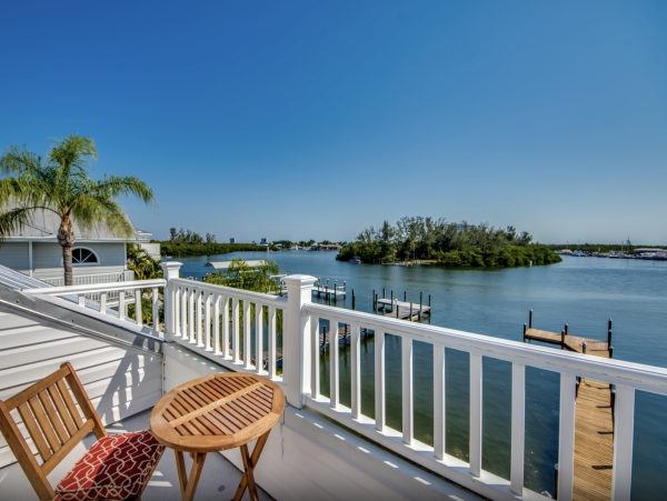 Walk to beach Fort Myers World Class Waterfront Rental- Pool