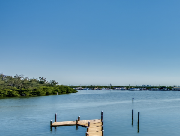 Walk to beach Fort Myers World Class Waterfront Rental- Pool