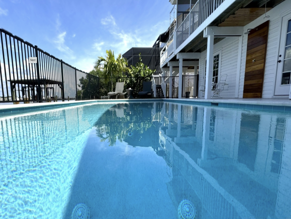 Walk to beach Fort Myers World Class Waterfront Rental- Pool