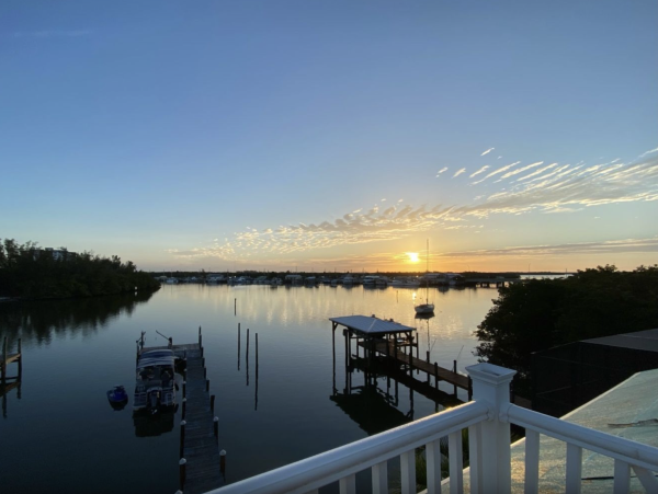 Walk to beach Fort Myers World Class Waterfront Rental- Pool