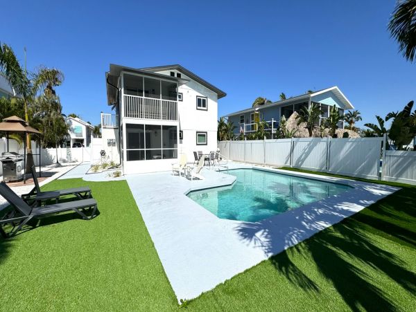 Lovely 4 Bedroom Vacation Duplex Perfect for Fishing