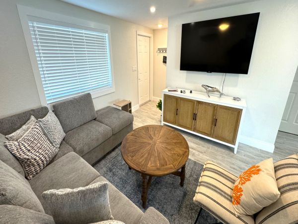 Lovely 4 Bedroom Vacation Duplex Perfect for Fishing