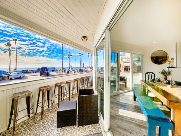 Three Bedroom Beach Home, great location and views