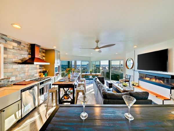 Three Bedroom Beach Home, great location and views