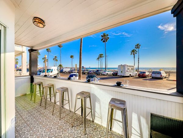 Three Bedroom Beach Home, great location and views
