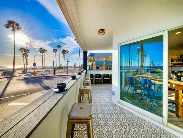 Three Bedroom Beach Home, great location and views