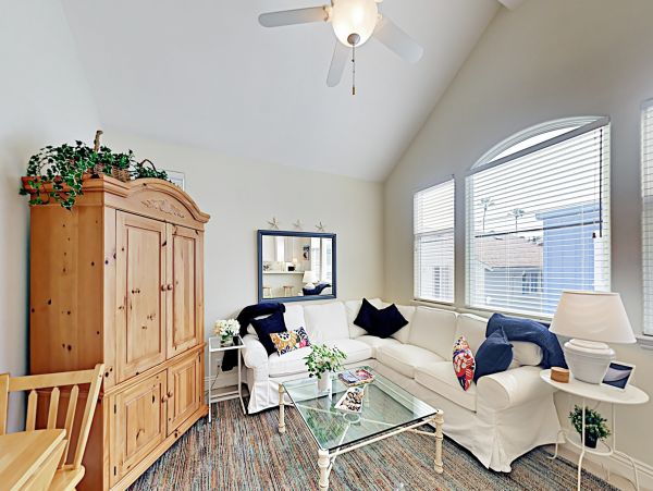 Newport Beach Home 1027555