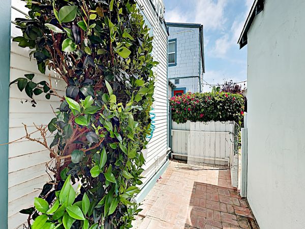 Newport Beach Home 1027557