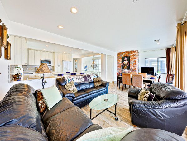 Newport Beach Home 1027570