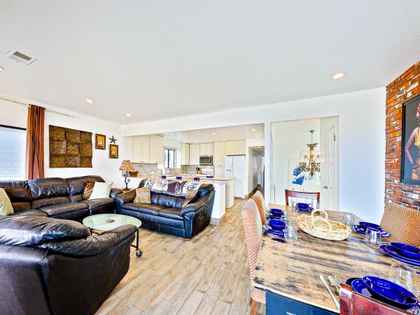 Newport Beach Home 1027570