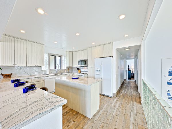 Newport Beach Home 1027570