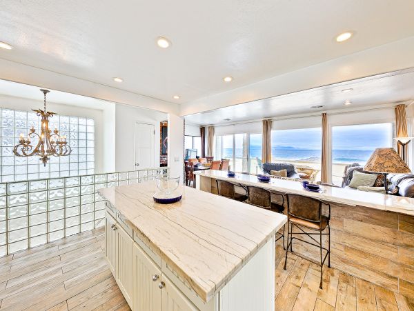 Newport Beach Home 1027570