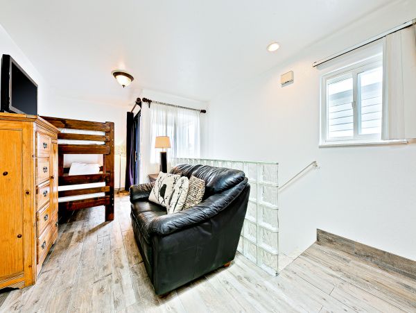 Newport Beach Home 1027570