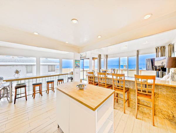 Newport Beach Home 1027573