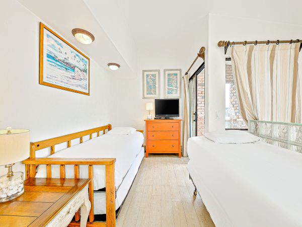 Newport Beach Home 1027573