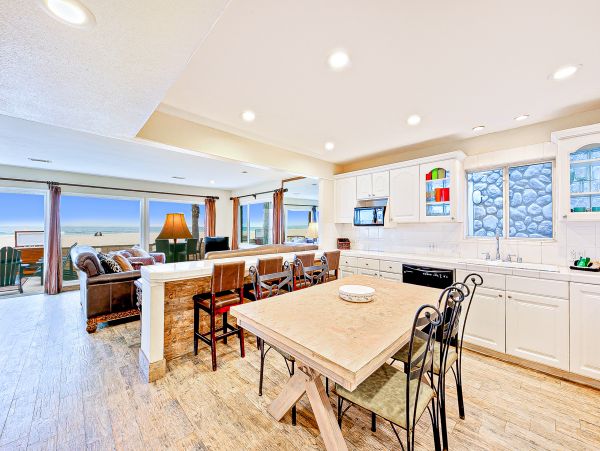 Oceanfront Home with Beautiful ocean views