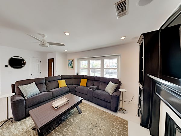 Newport Beach Home 1027588
