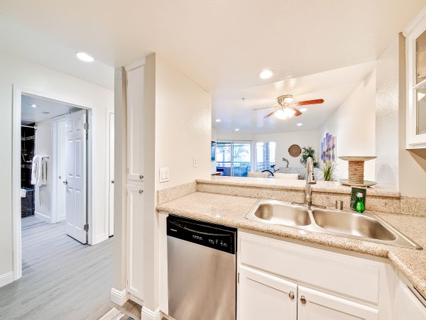 Newport Beach Home 1027595