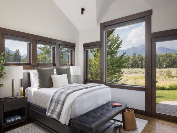 Contemporary Mountain Escape Luxury Vacation Residence