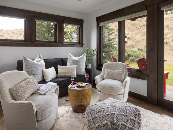 Contemporary Mountain Escape Luxury Vacation Residence