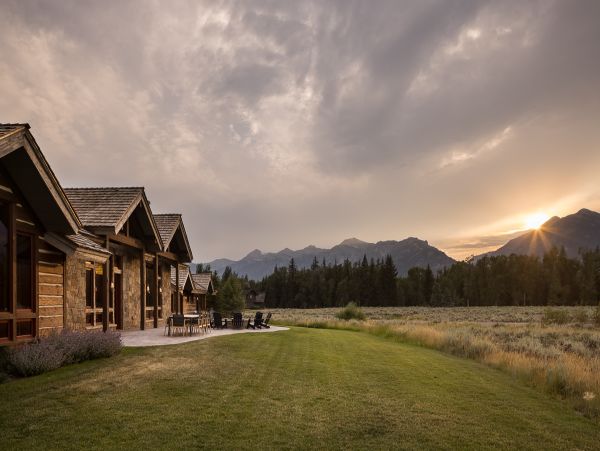 Contemporary Mountain Escape Luxury Vacation Residence