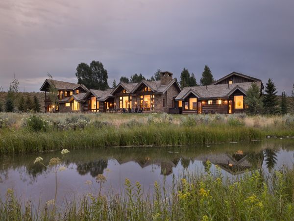 Contemporary Mountain Escape Luxury Vacation Residence