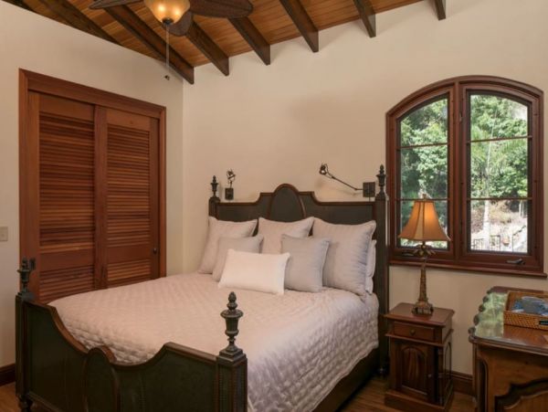 Three Bedroom Vacation Villa with Amazing Views in St. John
