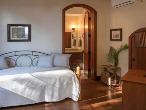 Three Bedroom Vacation Villa with Amazing Views in St. John