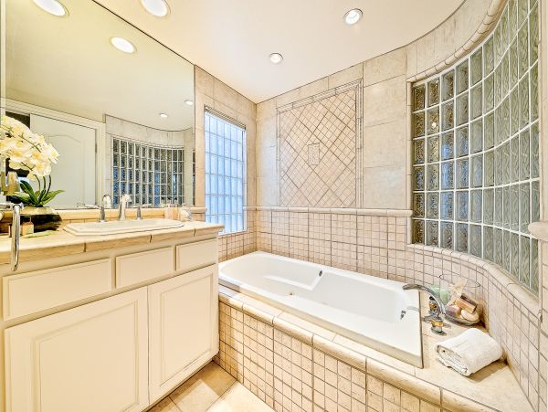 Newport Beach Home 1027603