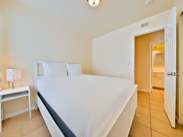 Newport Beach Home 1027605