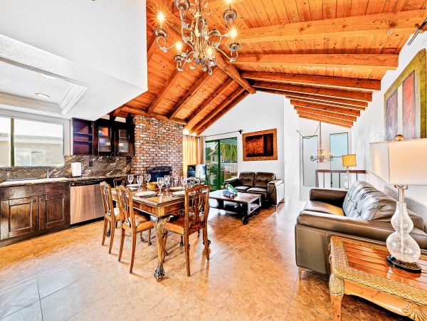 Newport Beach Home 1027606
