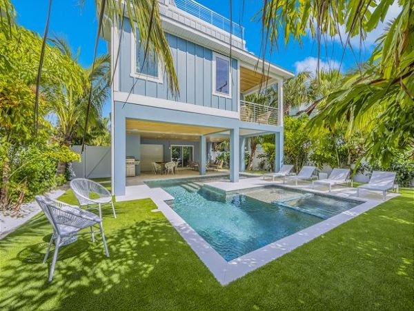 Anna Maria 4 Bedroom Vacation Villa with Private Pool