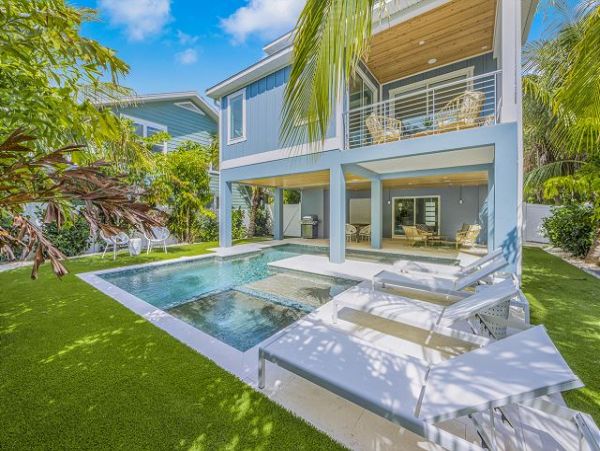 Anna Maria 4 Bedroom Vacation Villa with Private Pool