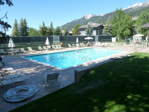 Beautiful Condo with 6 Bedrooms Sleeps 12 Guests