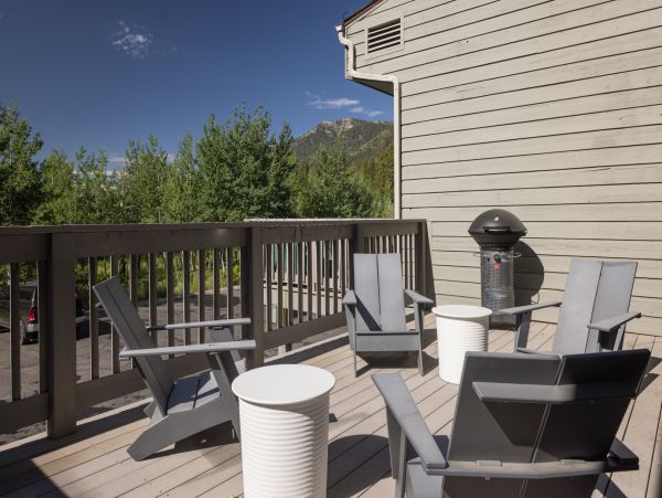 Beautiful Condo with 6 Bedrooms Sleeps 12 Guests