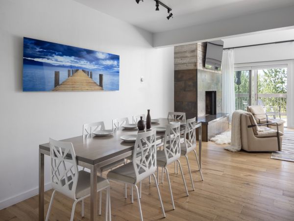 Beautiful Condo with 6 Bedrooms Sleeps 12 Guests