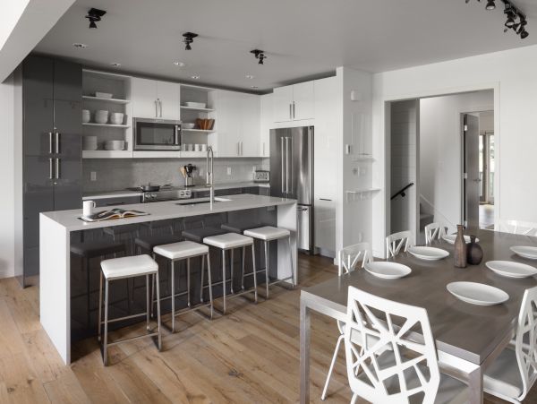 Beautiful Condo with 6 Bedrooms Sleeps 12 Guests