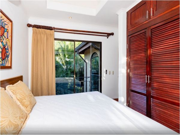 Tamarindo Vacation Pool Home Four Bedroom with Guest House