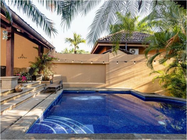 Tamarindo Vacation Pool Home Four Bedroom with Guest House