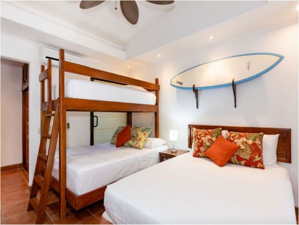 Tamarindo Vacation Pool Home Four Bedroom with Guest House