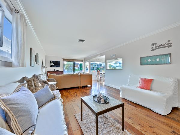 Newport Beach Home 1027656