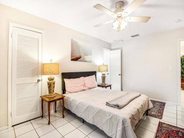Lovely 4 Bedroom Home in Bradenton Sleeps 9